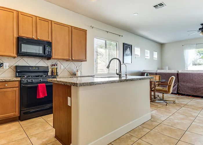 5 Mi To Estrella Mtn Park! W/ Outdoor Oasis Holiday home Goodyear