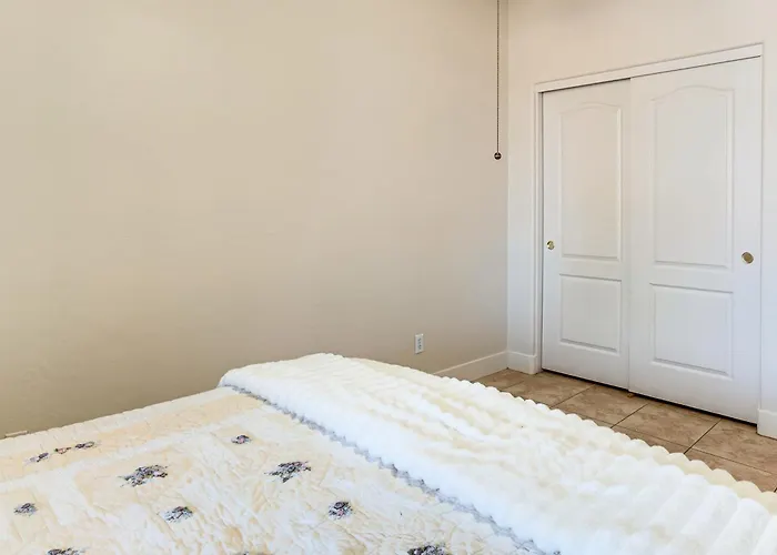 5 Mi To Estrella Mtn Park! W/ Outdoor Oasis Holiday home