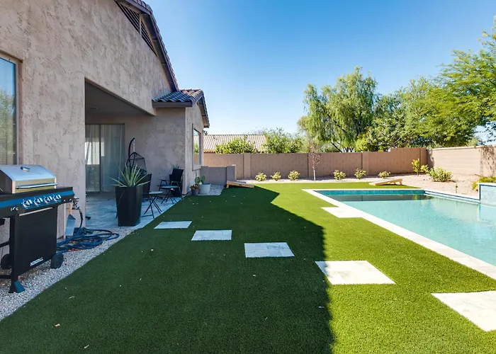 Holiday home 5 Mi To Estrella Mtn Park! W/ Outdoor Oasis *