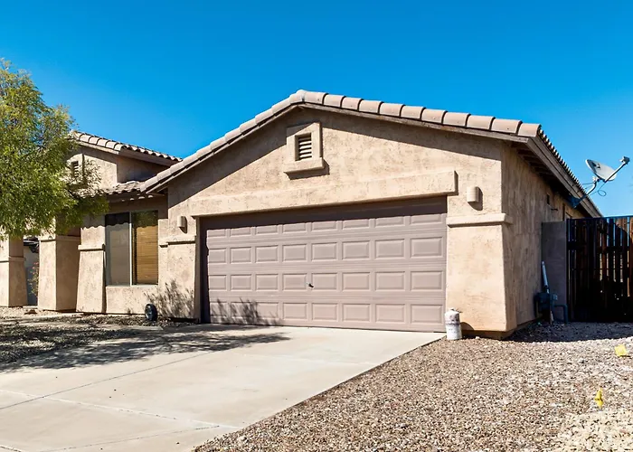 5 Mi To Estrella Mtn Park! W/ Outdoor Oasis Holiday home